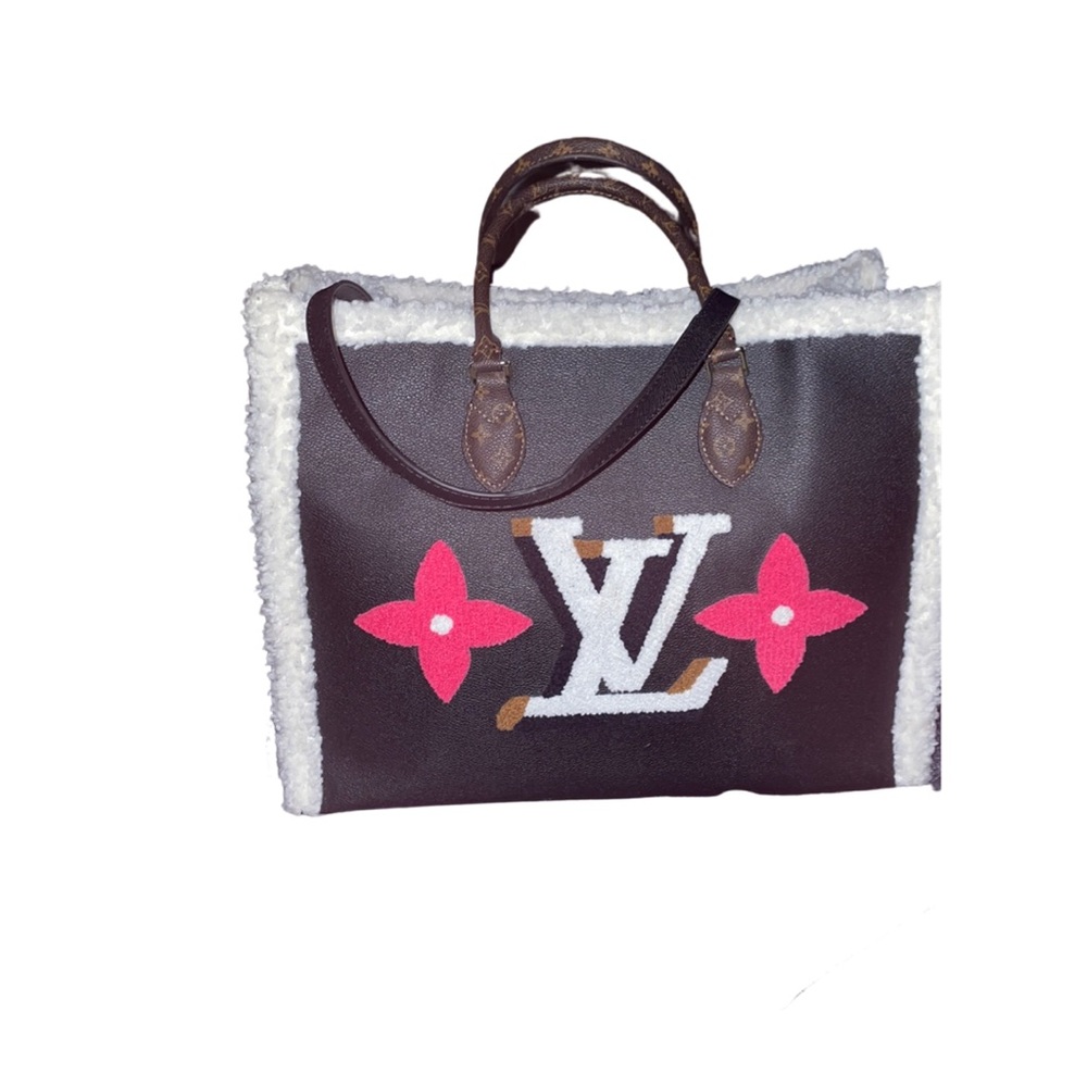 Large vegan leather tote bag with Boucle trim and Italian-inspired logo